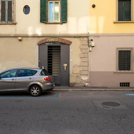 Florence Statuto Apartment With Small Courtyard Exterior photo